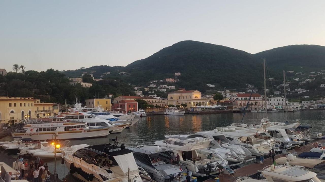 Riva Destra Ischia